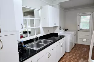 18441 NE 20th Pl, North Miami Beach, FL 33179 - Photo 15