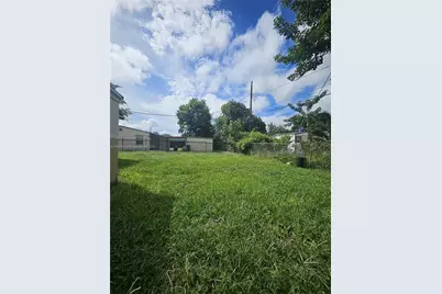 15770 NW 17th Pl, Miami Gardens, FL 33054 - Photo 9