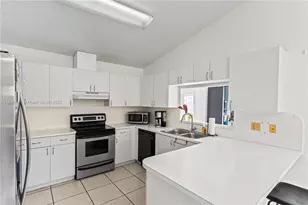 6090 NW 179th Terrace, Hialeah, FL 33015 - Photo 11