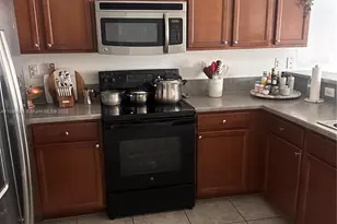 8867 W 35th Way, Hialeah, FL 33018 - Photo 7