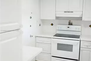 8000 Harding Ave, Miami Beach, FL 33141 - Photo 7