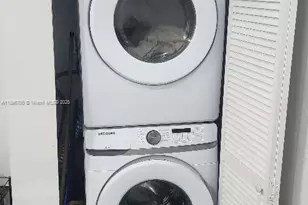 165 W 60th St, Hialeah, FL 33012 - Photo 11