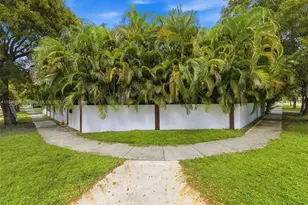 401 SW 28th Rd, Miami, FL 33129 - Photo 25