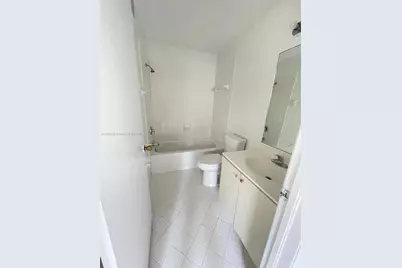 2921 SE 13th Rd #205-39, Homestead, FL 33035 - Photo 13