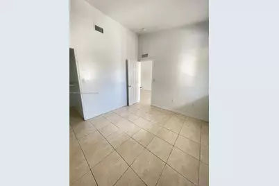 2921 SE 13th Rd #205-39, Homestead, FL 33035 - Photo 9
