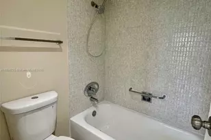 20400 W Country Club Dr, Aventura, FL 33180 - Photo 11