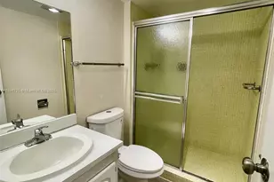 20400 W Country Club Dr, Aventura, FL 33180 - Photo 13