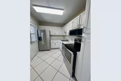 20400 W Country Club Dr #608, Aventura, FL 33180 - Photo 5