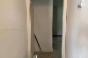 3954 NW 182nd Ln, Miami Gardens, FL 33055 - Photo 5