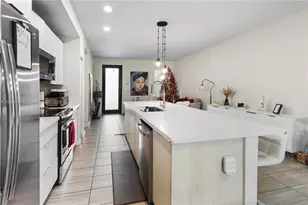 7805 NW 104th Ave, Doral, FL 33178 - Photo 5