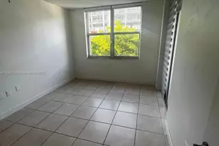 17890 W Dixie Hwy 421 Hwy, North Miami Beach, FL 33160 - Photo 21