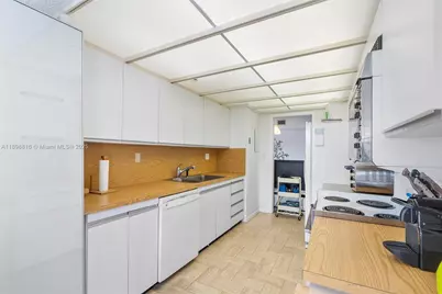 4000 Towerside Ter #402, Miami, FL 33138 - Photo 13