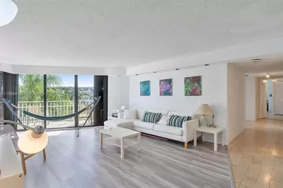 4000 Towerside Ter #402, Miami, FL 33138 - Photo 7