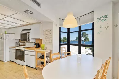 4000 Towerside Ter #402, Miami, FL 33138 - Photo 11