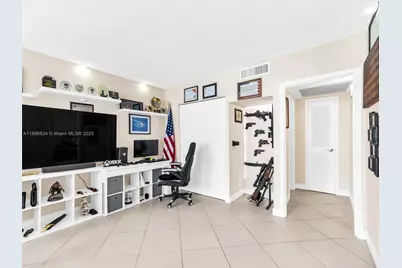 [Address not provided], Hallandale Beach, FL 33009 - Photo 3