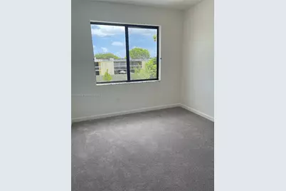 20588 NE 5th Pl #-, Miami, FL 33179 - Photo 17