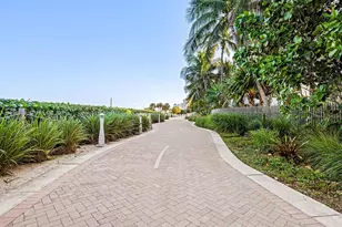 6365 Collins Ave, Miami Beach, FL 33141 - Photo 27