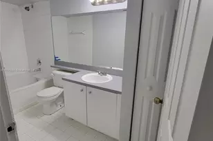 711 SW 111th Way, Pembroke Pines, FL 33025 - Photo 17