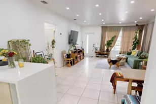 281 NE 112th St, Miami, FL 33161 - Photo 11