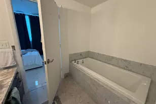 244 Biscayne Blvd, Miami, FL 33132 - Photo 31