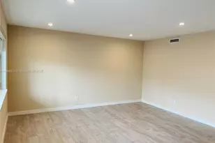 2412 NE 26th St, Fort Lauderdale, FL 33305 - Photo 5