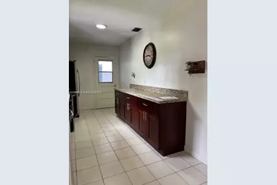 8750 SW 42nd Ter, Miami, FL 33165 - Photo 7