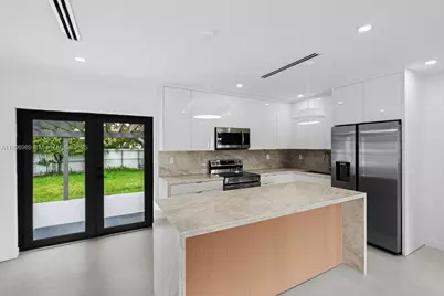 841 SE 11th Pl, Hialeah, FL 33010 - Photo 11