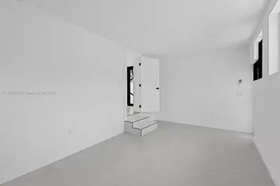 841 SE 11th Pl, Hialeah, FL 33010 - Photo 25