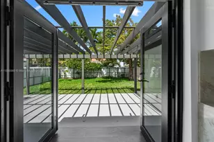 841 SE 11th Pl, Hialeah, FL 33010 - Photo 31