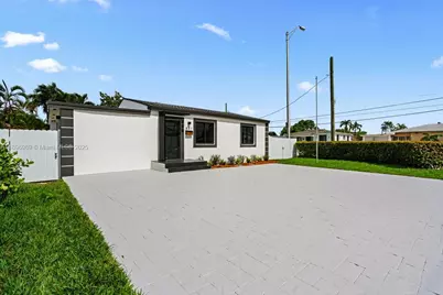 841 SE 11th Pl, Hialeah, FL 33010 - Photo 9