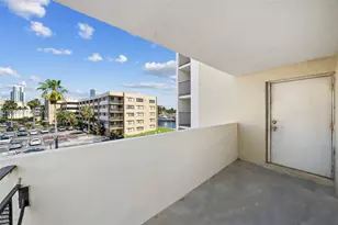 401 Golden Isles Dr, Hallandale Beach, FL 33009 - Photo 23