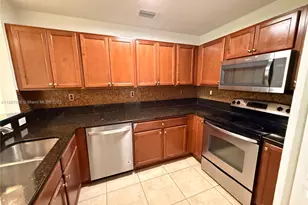 11605 NW 89th St, Doral, FL 33178 - Photo 9