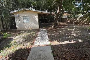 6261 SW 6th St, Miami, FL 33144 - Photo 23