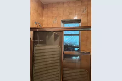 6261 SW 6th St, Miami, FL 33144 - Photo 15