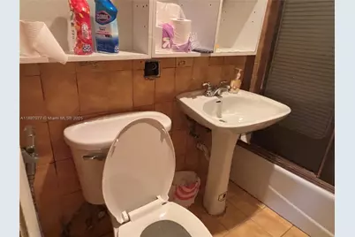 6261 SW 6th St, Miami, FL 33144 - Photo 13