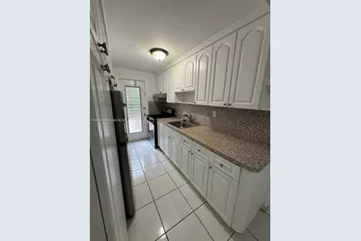 8040 Tatum Waterway Dr #3, Miami Beach, FL 33141 - Photo 7