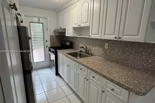 8040 Tatum Waterway Dr, Miami Beach, FL 33141 - Photo 7