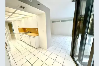 4000 Towerside Te #305, Miami, FL 33138 - Photo 5