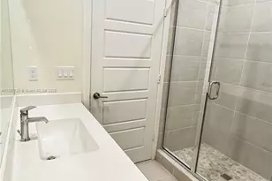 8005 NW 104th Ave, Doral, FL 33178 - Photo 15