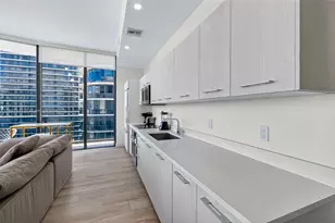 55 SW 9th St, Miami, FL 33130 - Photo 9