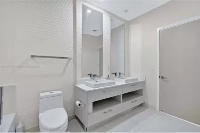 55 SW 9th St #4301, Miami, FL 33130 - Photo 29