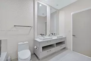 55 SW 9th St, Miami, FL 33130 - Photo 29