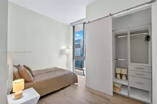 55 SW 9th St, Miami, FL 33130 - Photo 17