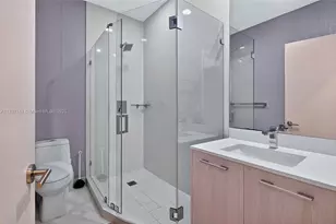 55 SW 9th St, Miami, FL 33130 - Photo 21