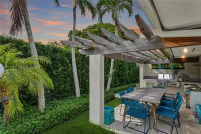 2240 Magnolia Dr, North Miami, FL 33181 - Photo 5