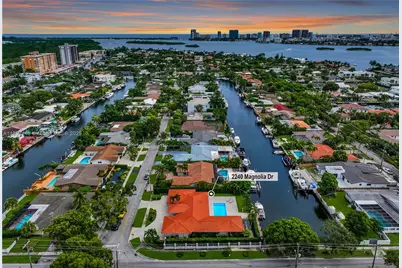 2240 Magnolia Dr, North Miami, FL 33181 - Photo 9