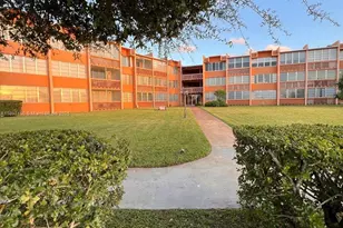 1591 NE Miami Gardens Dr, Miami, FL 33179 - Photo 27