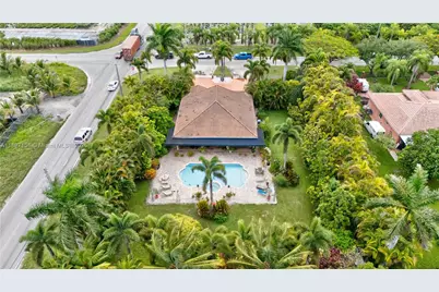 21551 SW 187th Ave, Miami, FL 33187 - Photo 31