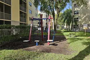 8100 Geneva Ct, Doral, FL 33166 - Photo 21