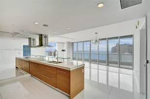 495 Brickell Ave, Miami, FL 33131 - Photo 17